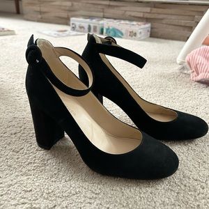 Marc Fisher Women’s Pumps with ankle strap. Size 6 Black